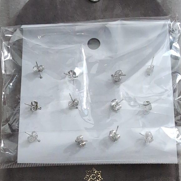 Elegant Classic Earrings Set - Picture 2 of 3